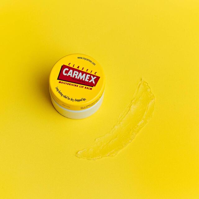 Carmex Lip Balm Pot thumbnail 4