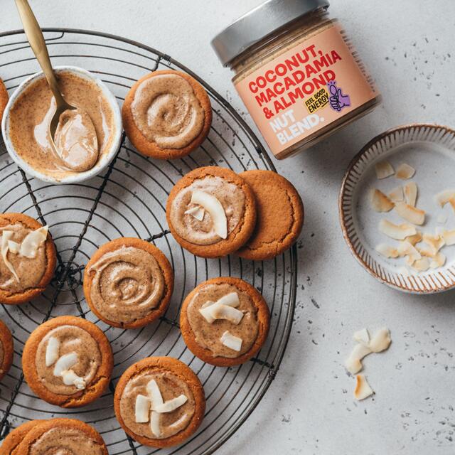 Nut Blend Coconut, Macadamia & Almond Butter thumbnail 3