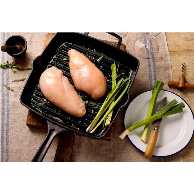 Packington Free Range Skinless Chicken Breast Fillets thumbnail 3