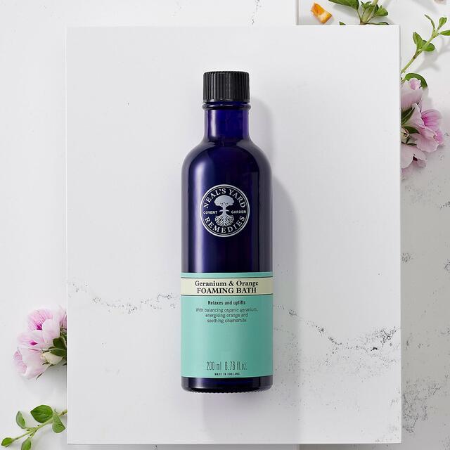 Neal's Yard Geranium & Orange Foaming Bath thumbnail 3