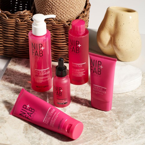 Nip+Fab Salicylic Acid Fix Facial Exfoliating Scrub thumbnail 4