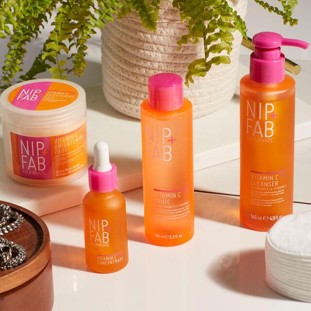 Nip+Fab Vitamin C Fix Brightening Pads thumbnail 3