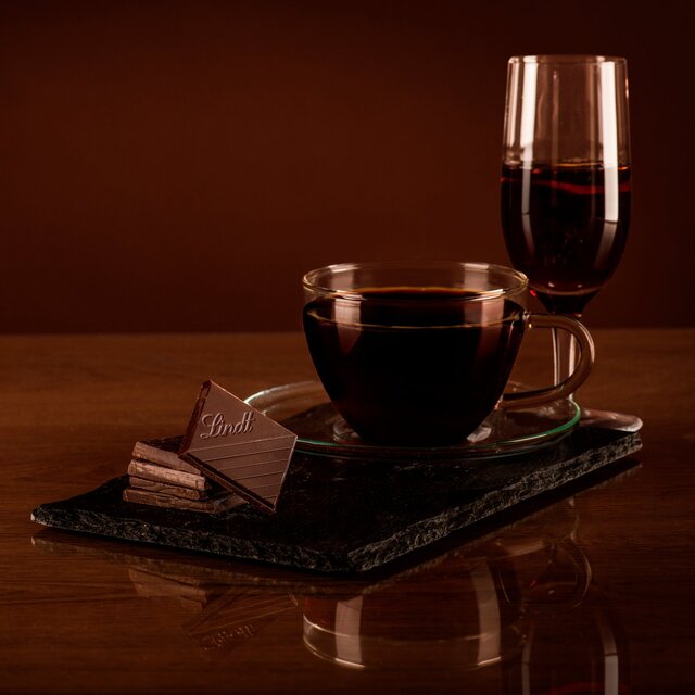 Lindt Excellence Cranberry, Almond & Hazelnut Dark Chocolate Bar thumbnail 4