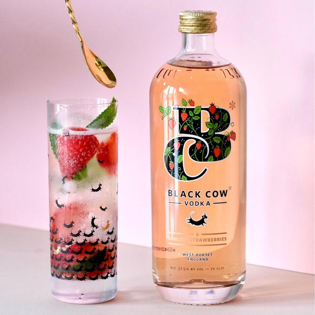 Black Cow & English Strawberries Vodka thumbnail 5
