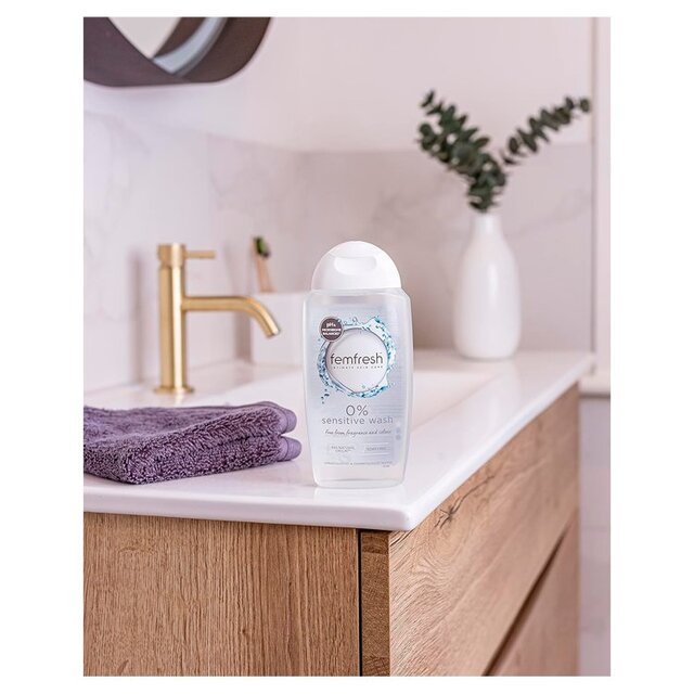 Femfresh 0% Wash thumbnail 2