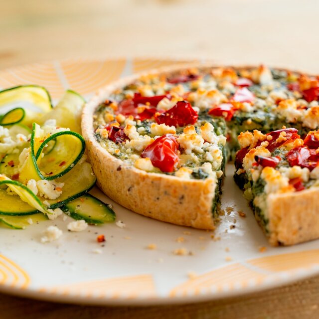 Higgidy Spinach, Greek Feta & Roasted Red Pepper Quiche thumbnail 2