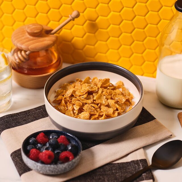 Kellogg's Crunchy Nut Breakfast Cereal thumbnail 5