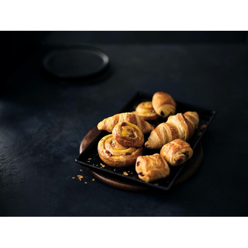 M&S 8 Ready to Bake Croissants Frozen thumbnail 3