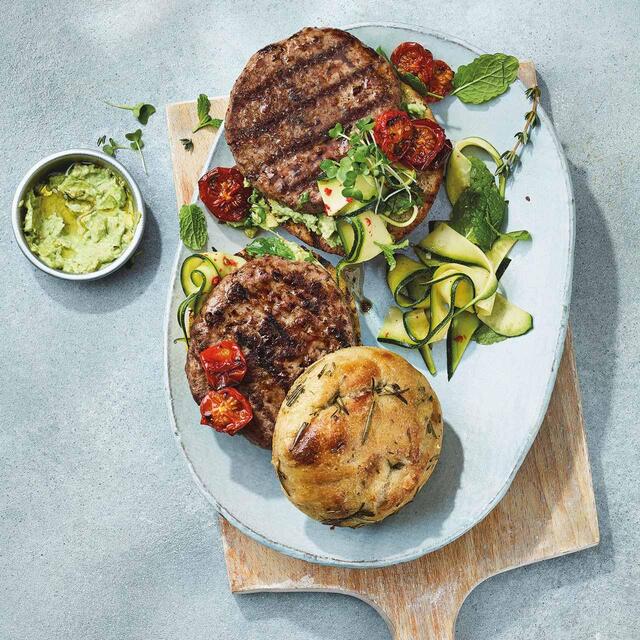 M&S 4 British Beef Burgers 3% Fat thumbnail 3