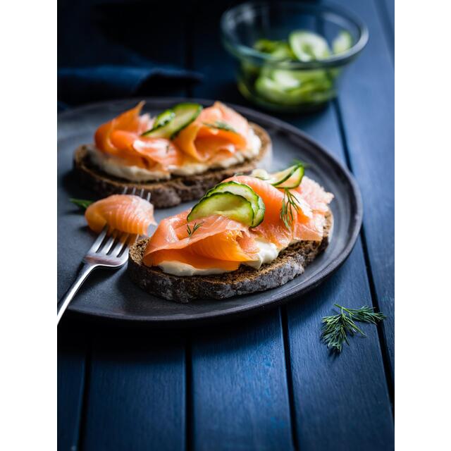 M&S Scottish Oak Smoked Salmon Slices thumbnail 5