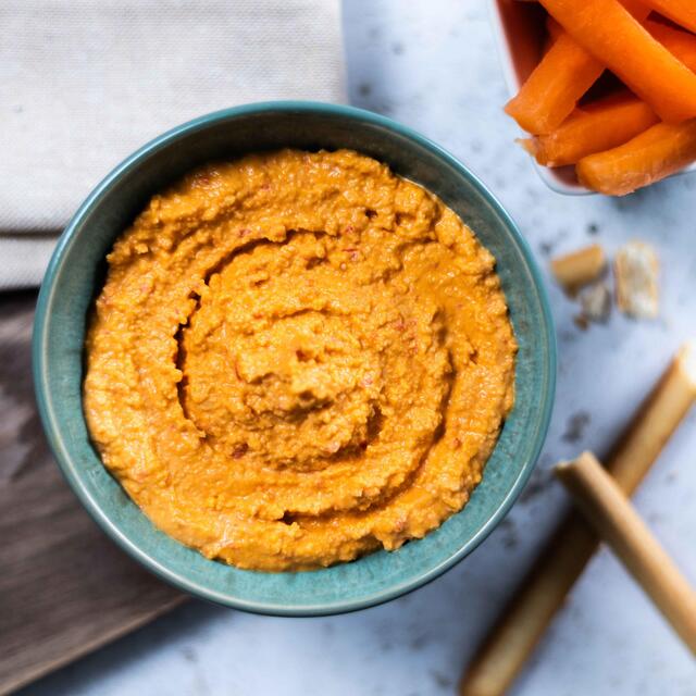 M&S Roasted Red Pepper Houmous thumbnail 3