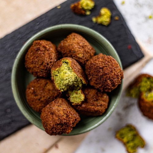 M&S 8 Aromatic Fresh Herb Falafels thumbnail 3