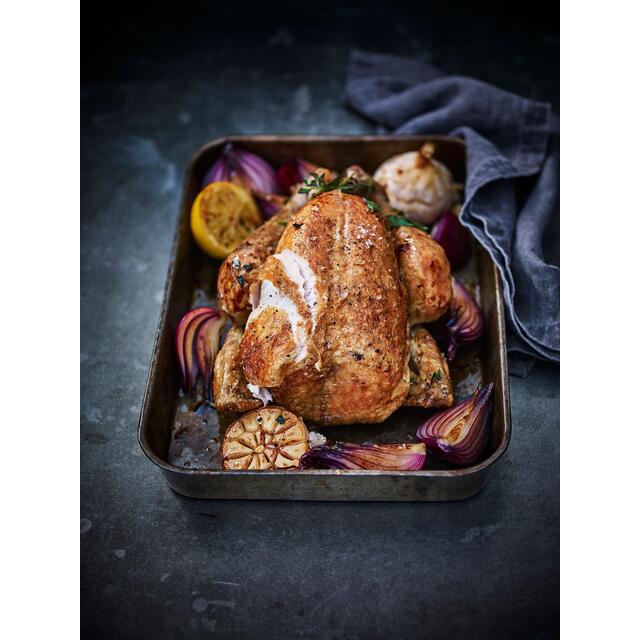 M&S Whole Roast Chicken thumbnail 3