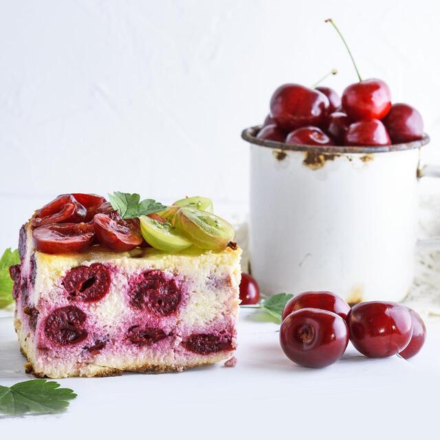 OrchardWorld Extra Large Cherries thumbnail 5