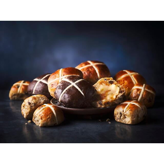 M&S Bramley Apple Hot Cross Buns thumbnail 3