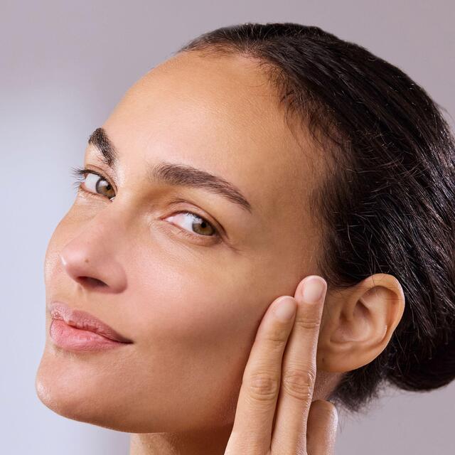 Evolve Organic Daily Renew Face Cream thumbnail 4