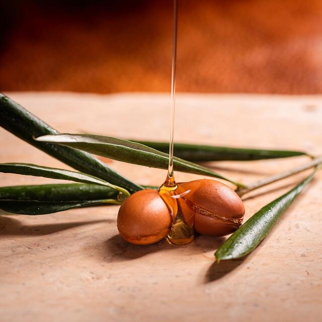 OGX Renewing+ Argan Oil of Morocco Penetrating Oil thumbnail 3