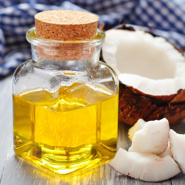 OGX Damage Remedy+ Coconut Miracle Oil Extra Strength Penetrating Oil thumbnail 4