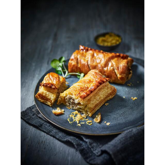 M&S Collection 15 British Pork Sausage Rolls thumbnail 2