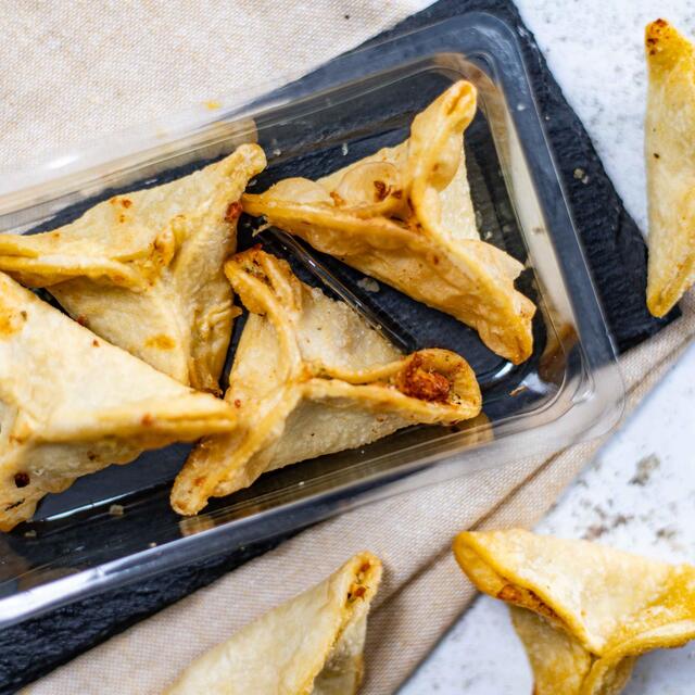 M&S Courgette & Halloumi Triangles thumbnail 2