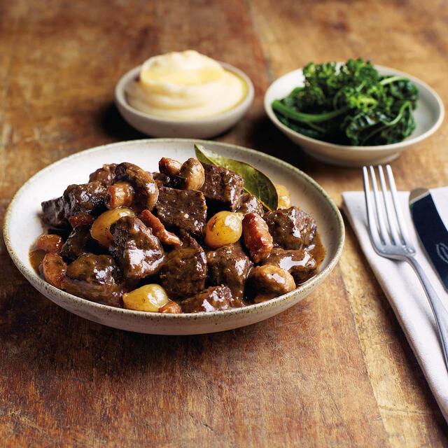 M&S Gastropub Beef Bourguignon Main for Two thumbnail 3