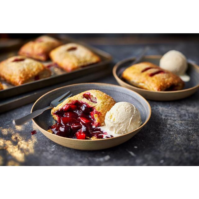 M&S Handcrafted All Butter Puff Pastry thumbnail 2