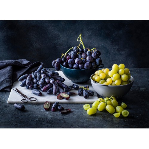M&S Seedless White Grapes thumbnail 2
