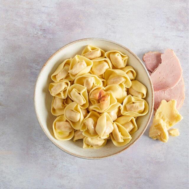 Dell'Ugo Cheese & Smoked Ham Tortelloni thumbnail 2