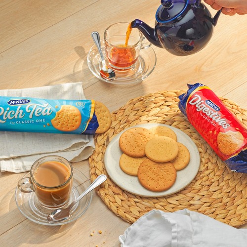 McVitie's Hobnobs, Rich Tea & Digestives Triple Pack thumbnail 2