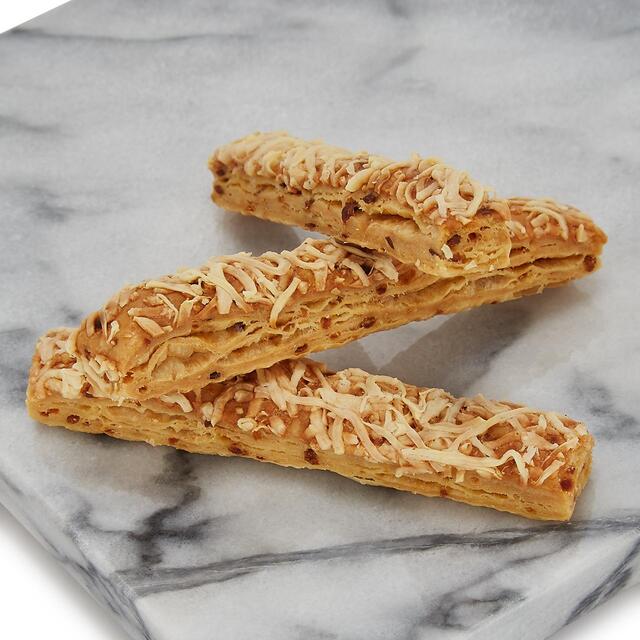 Harvey Nichols Emmental & Onions Straws thumbnail 2