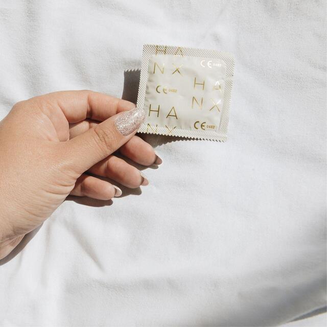 HANX Ultra Thin Large Size Vegan Condoms thumbnail 5