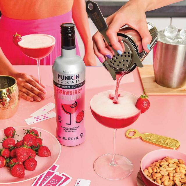 Funkin Strawberry Daiquiri Cocktail Bottle thumbnail 4