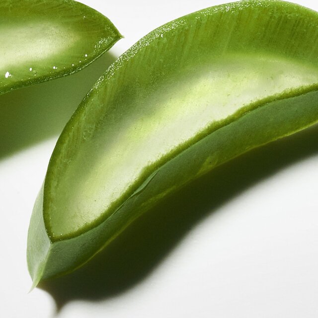 Olay Cleanse & Glow Giftset, Cleanser Balm, Daily Polish & Micellar Water thumbnail 7