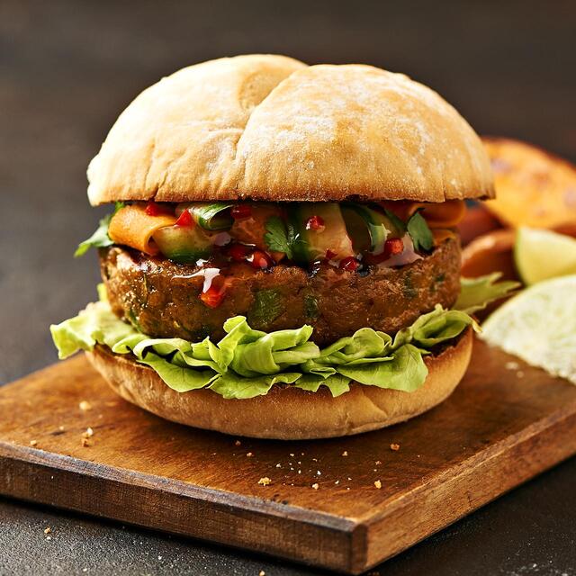 Devil's Kitchen Thai Green Curry Style Burger thumbnail 2