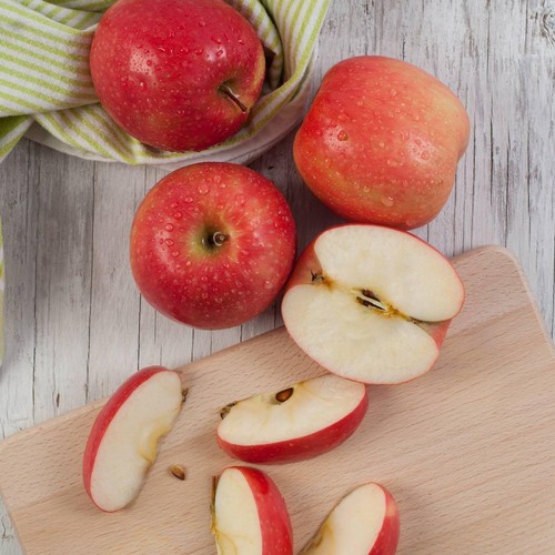 Ocado Organic Pink Lady Apples thumbnail 3