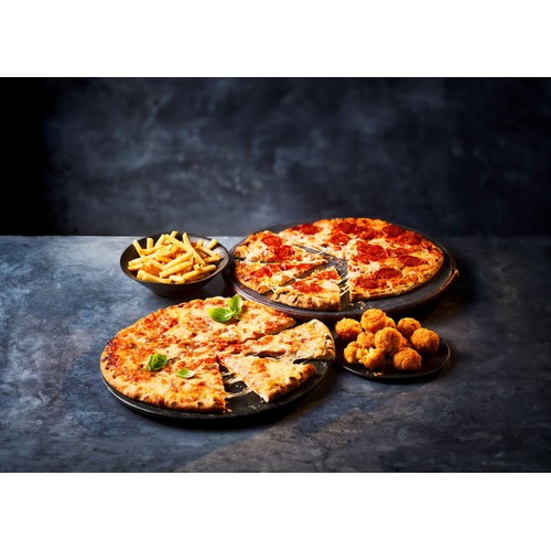 M&S Classic Margherita Woodfired & Stonebaked Pizza thumbnail 2