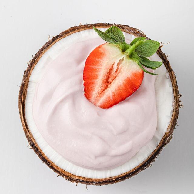 COCOS Organic Strawberry Coconut Yoghurt thumbnail 3
