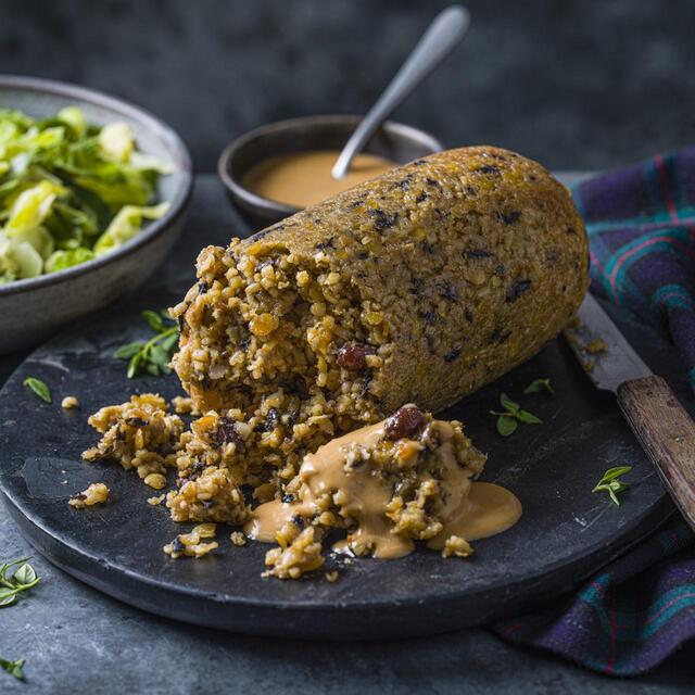 M&S Scottish Spiced Vegetable & Lentil Haggis thumbnail 2