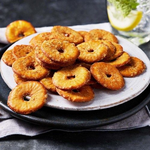 M&S Honey, Mustard & Onion Pretzel Thins thumbnail 3