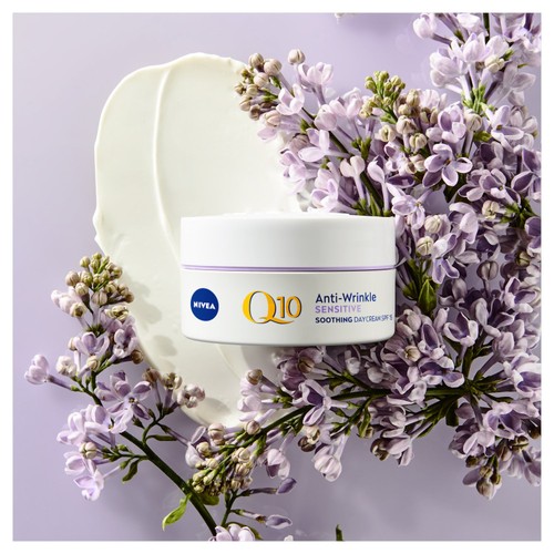 NIVEA Q10 Power Anti-Wrinkle Day Face Cream SPF15 for Sensitive Skin thumbnail 2