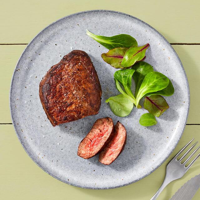 Ocado Organic 2 Beef Fillet Steaks thumbnail 4