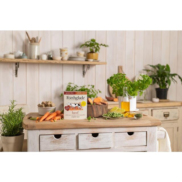 Forthglade complete adult grain free Beef with sweet potato & veg thumbnail 4
