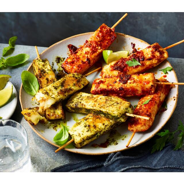 M&S Grill 4 Chilli Halloumi Kebabs thumbnail 3