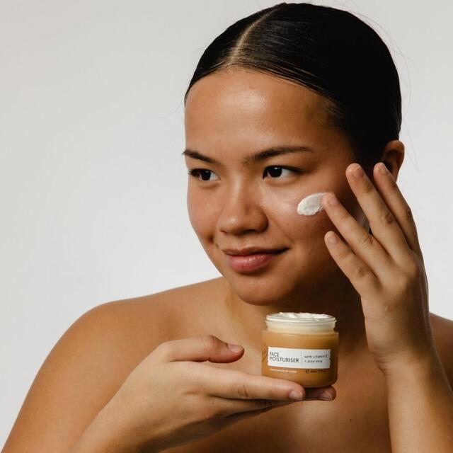 UpCircle Face Moisturiser with Vitamin E thumbnail 4