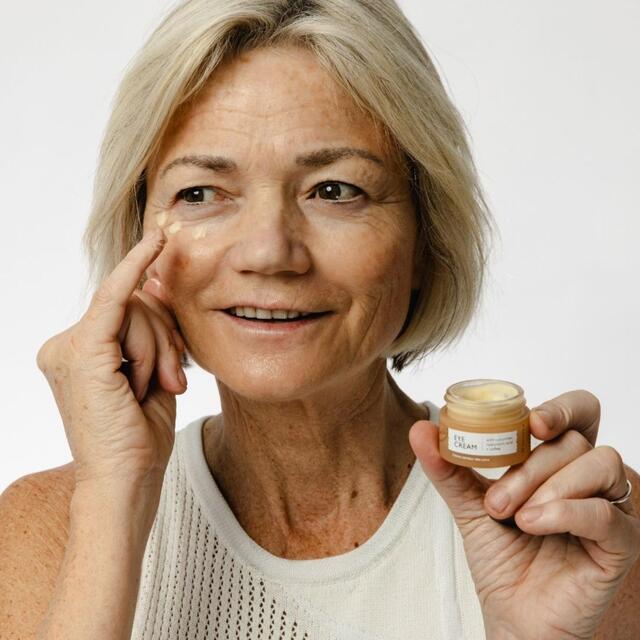 UpCircle Eye Cream with Cucumber, Hyaluronic Acid + Coffee thumbnail 4