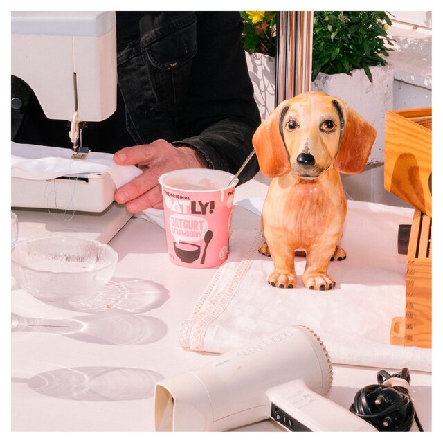 Oatly Oatgurt Strawberry thumbnail 3