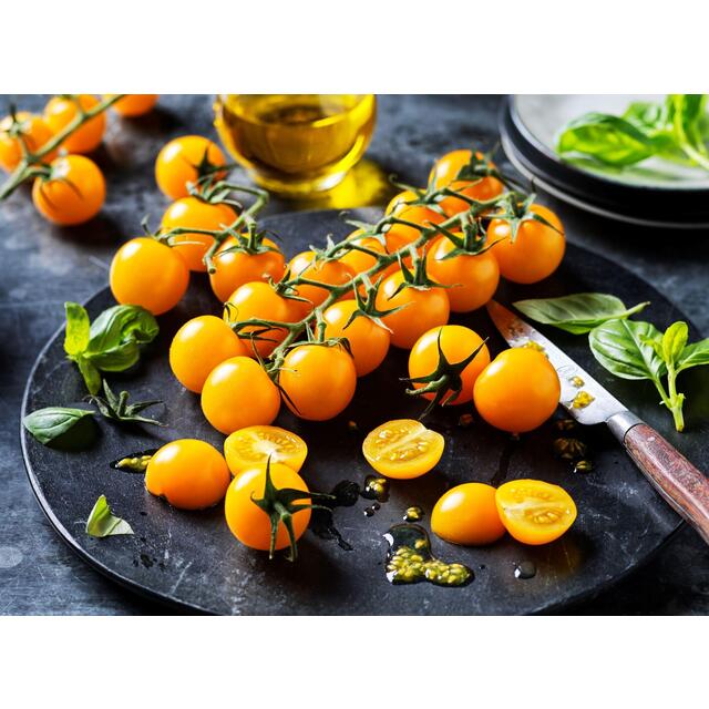 M&S Capella Vine Tomatoes thumbnail 2