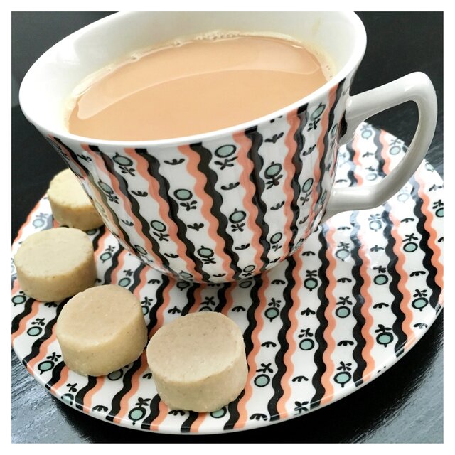 Nibble Simply Fantastically Fudgy Lemon Shortbread Low Carb Biscuit Bites thumbnail 4