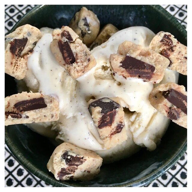 Nibble Simply Cheeky Choc Chip Cookie Dough Low Carb Biscuit Bites thumbnail 4