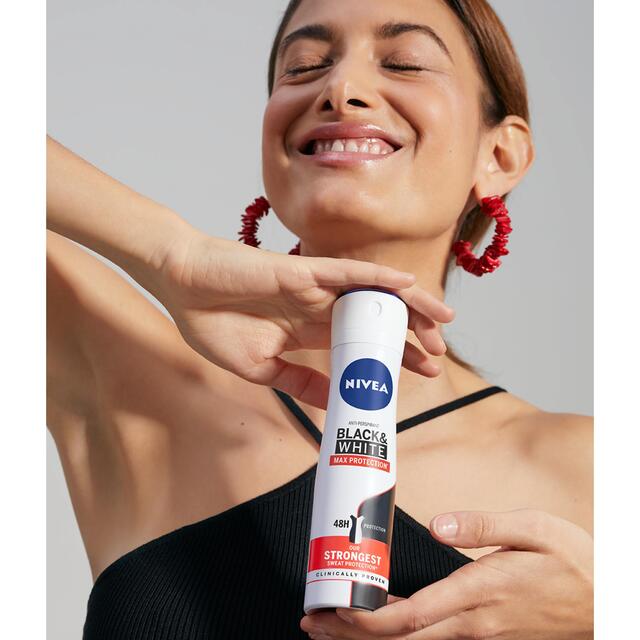 NIVEA Black & White Max Protect Anti-Perspirant Deodorant Spray thumbnail 5